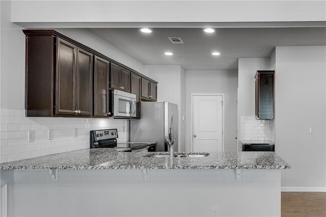 Building Photo - 1024 Haley Wds Ln