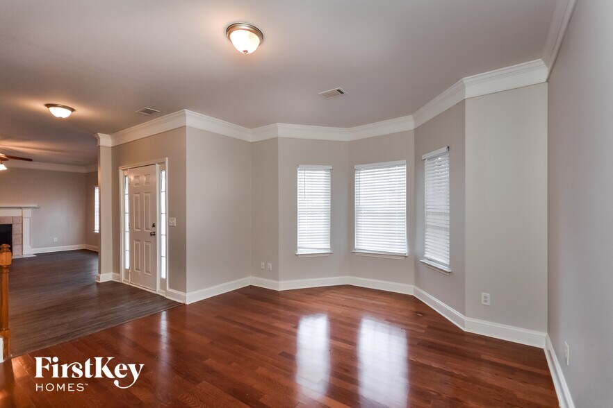 Building Photo - 4611 River Rd