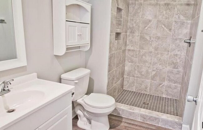 Building Photo - 531 Watson St