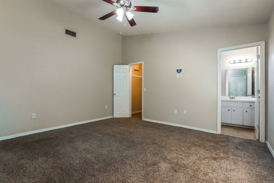 Building Photo - 5865 Daughtery Downs Loop