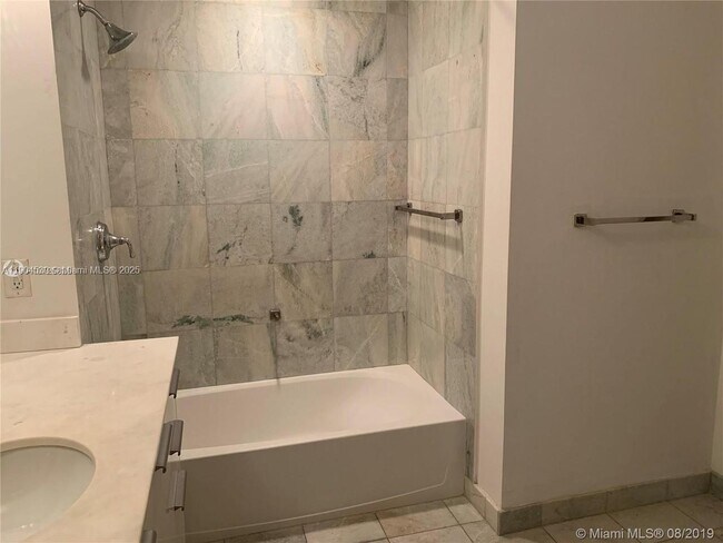 Building Photo - 1050 Brickell Ave