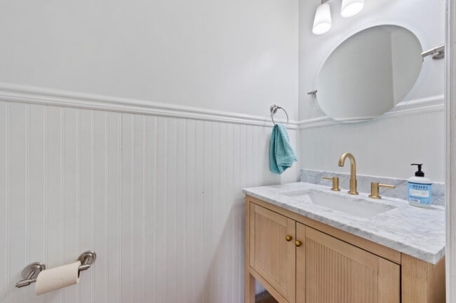 Building Photo - 1353 Black River Dr