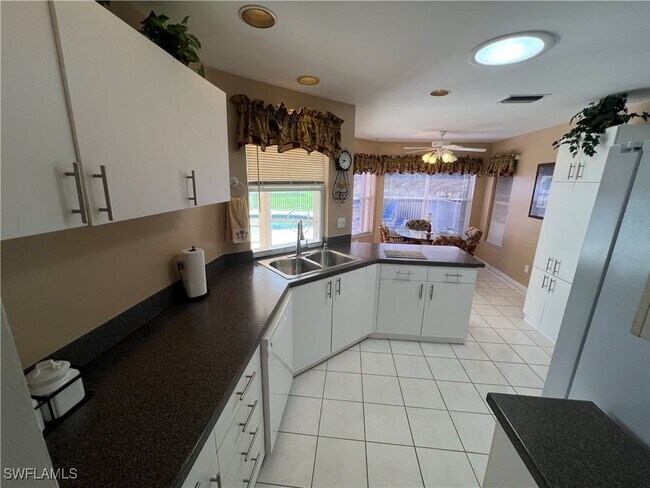 Building Photo - 702 Lambton Ln