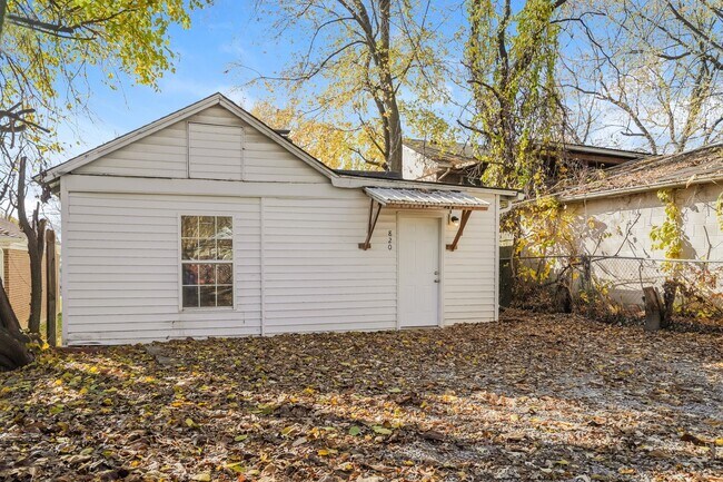 Building Photo - 820 Penn St