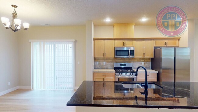 Building Photo - Desirable Bethany Location, Spacious & Sty...