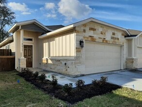 Building Photo - 9815 Grosbeak Ln