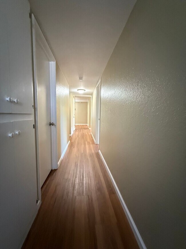 Building Photo - *Beautifully Updated 4 Bedroom, 2 Bathroom Home in Fairfield!*