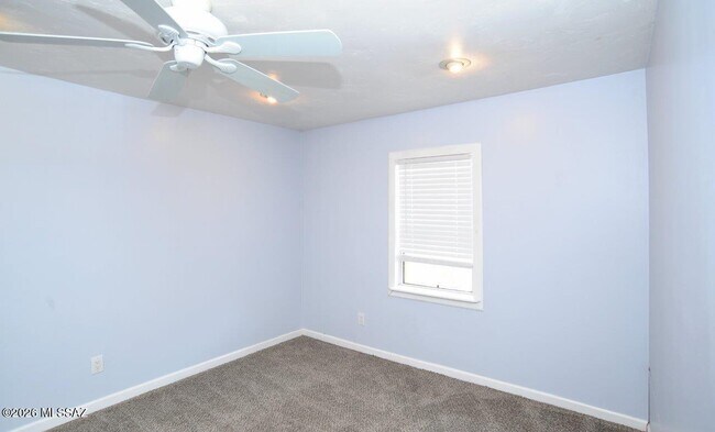 Building Photo - 3326 E Elida St