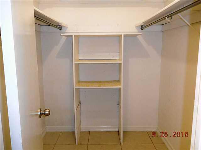 Building Photo - 10560 Crete Dr