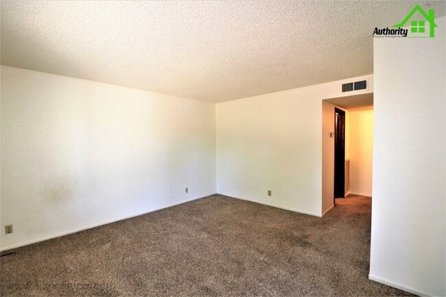 Building Photo - 900 Jamieson Ct