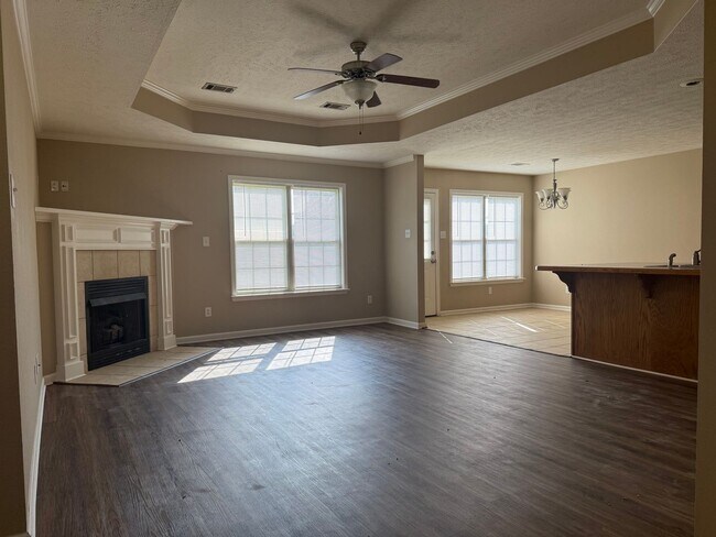 Building Photo - 2404 Canterbury Ct