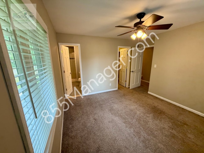 Building Photo - Union Lake Retreat – Updated 4-Bed Colonia...