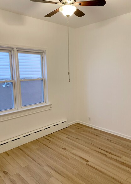 Bed 1 - 124 73rd St