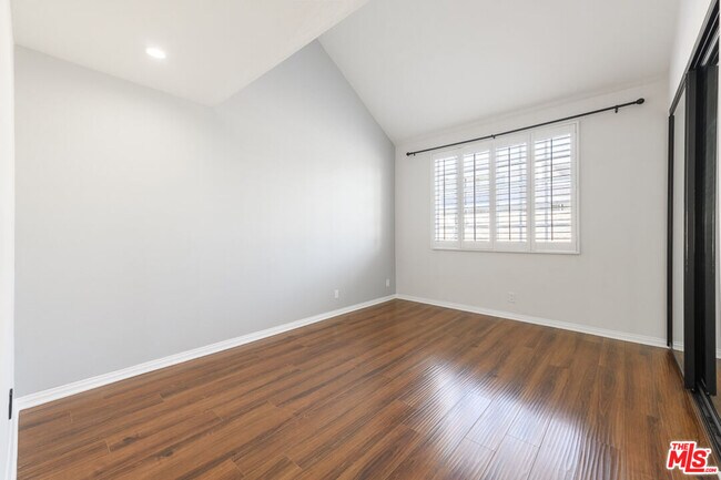 Building Photo - 11667 Gorham Ave