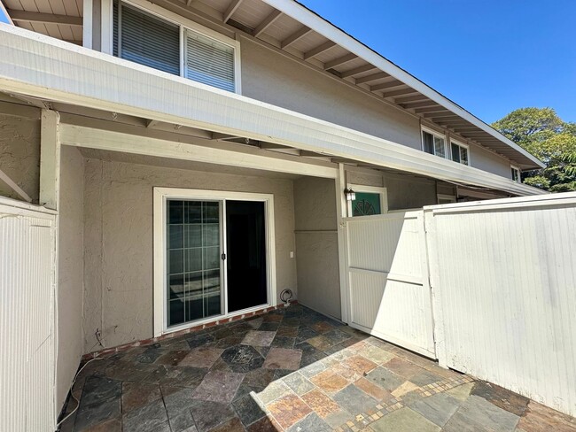 Building Photo - Napa Valley Brookside Townhouse