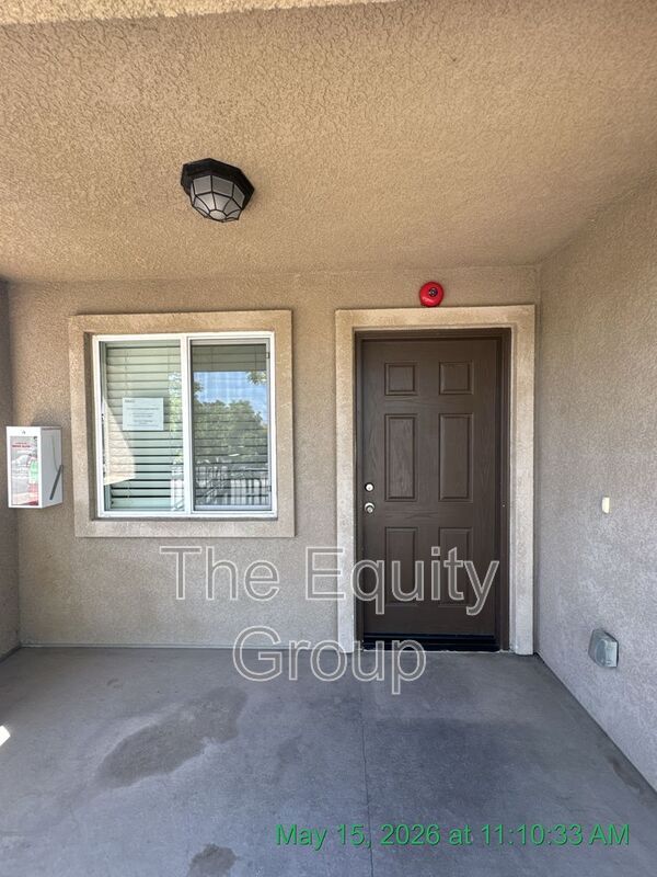 Building Photo - 2226 W Lark Ave
