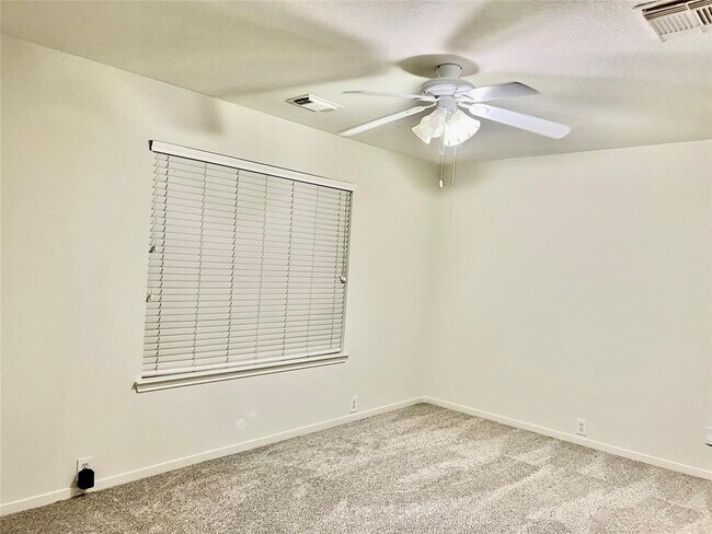 Building Photo - 17311 Stone Peaks Dr