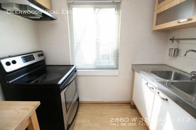 Building Photo - 2860 W 32nd Ave