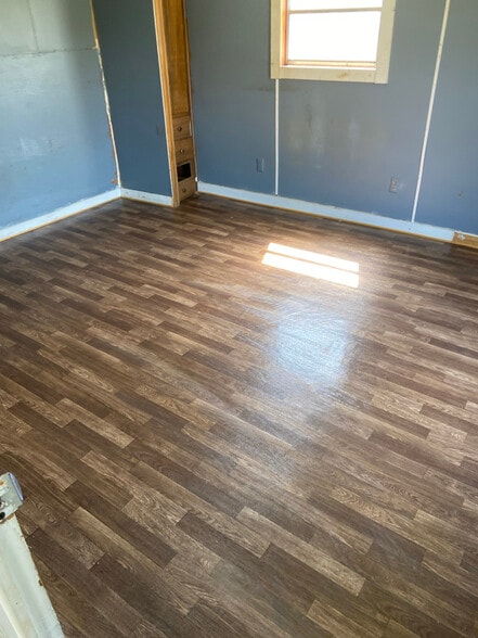 Building Photo - 1113 S Central Ave