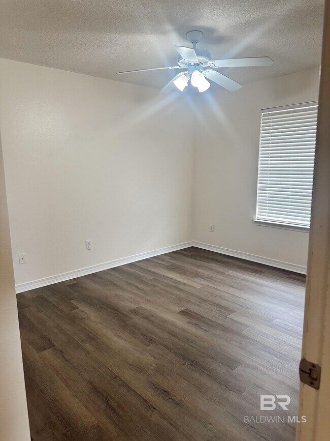 Building Photo - 2700 Hampton Park Cir