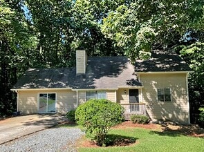 Building Photo - 1603 Kings Ridge Dr NW