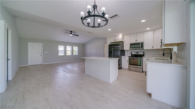 Building Photo - 1416 SE 2nd Ave