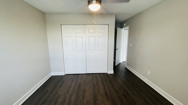 Building Photo - 2536 Woodgate Blvd