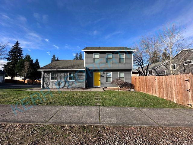 Building Photo - Charming 3-Bed Oasis with 2.5 Baths in Sandy, OR - 1215 Sq Ft of Cozy Living!