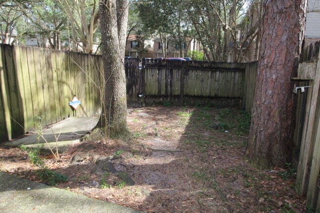Building Photo - 2BD/1.5BA Townhouse in Foxborough – Availa...