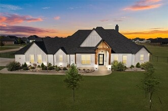 Building Photo - 256 Agua Linda Dr