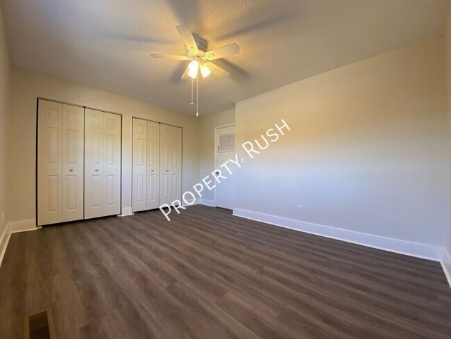 Building Photo - 4727 Tessie Ln