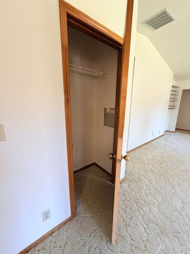 Building Photo - Charming 3-Bedroom Home with Garage & Lawn Care Included