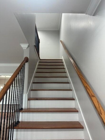 Building Photo - 1695 Stonebriar Dr NE