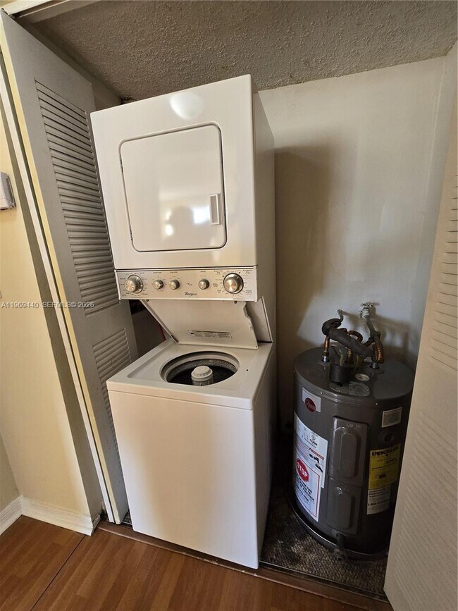 Building Photo - 670 NW 85th Pl