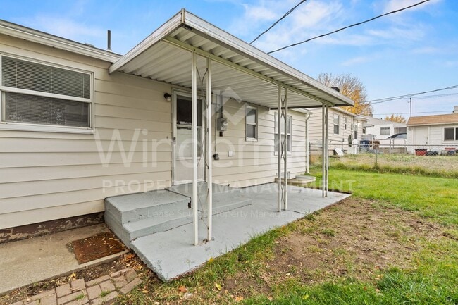Building Photo - 5723 N Milton St