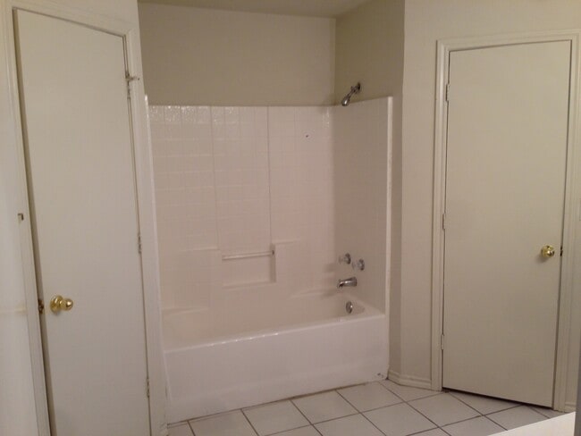 Building Photo - Duplex