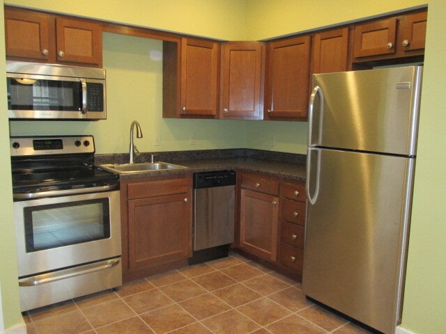 Building Photo - Shady 1454