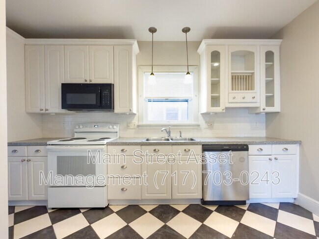 Building Photo - 139 S 29th St