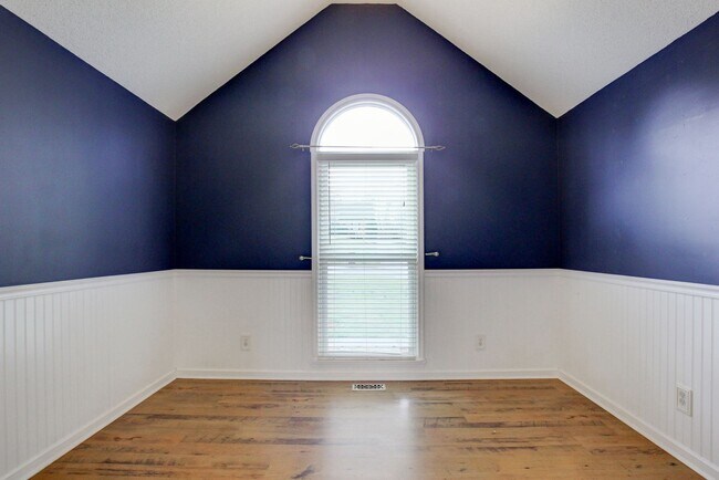 Building Photo - Two Story Home With Fireplace and Basement In Marymont