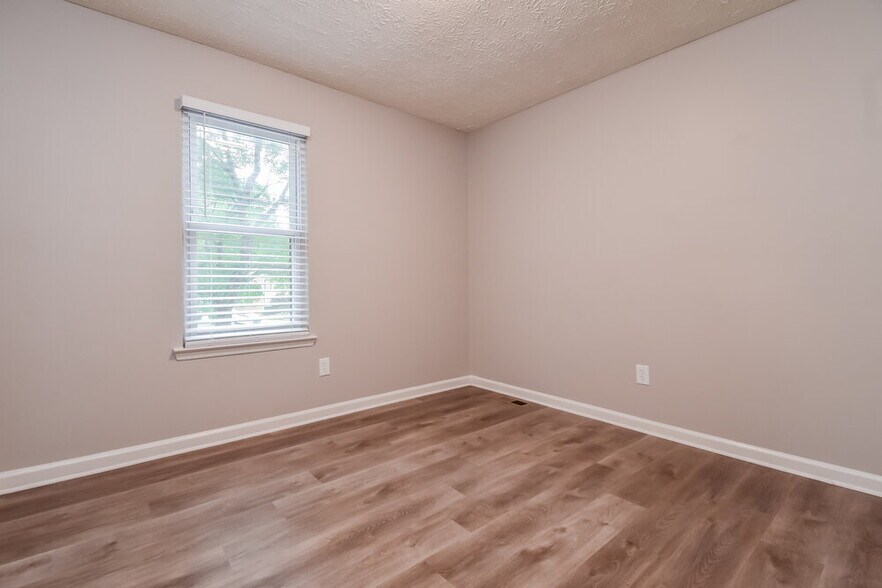 Building Photo - 1443 Devon Mill Way