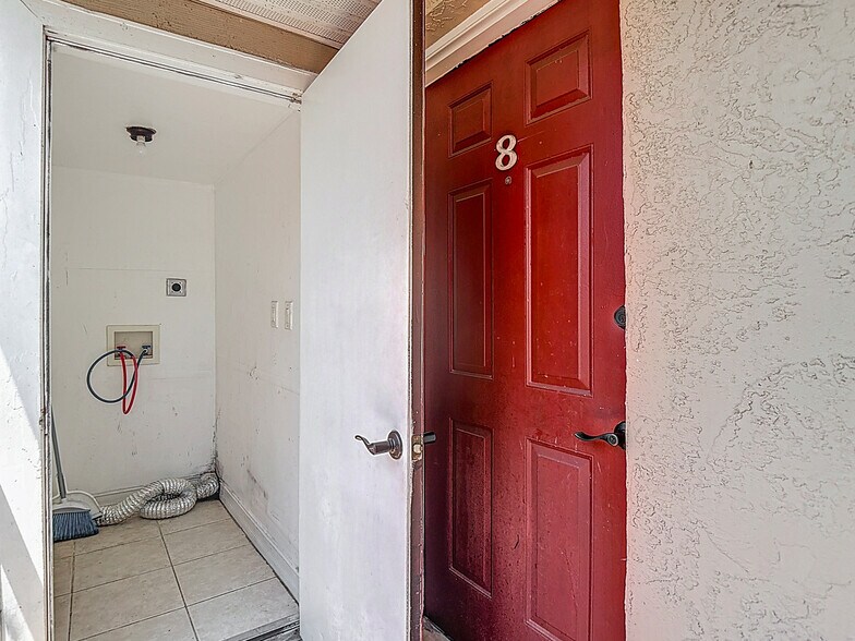 Washer/Dryer hook up - 21032 Voyager Blvd