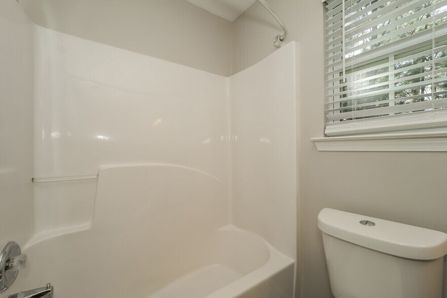 Building Photo - 229 Lossie Ln