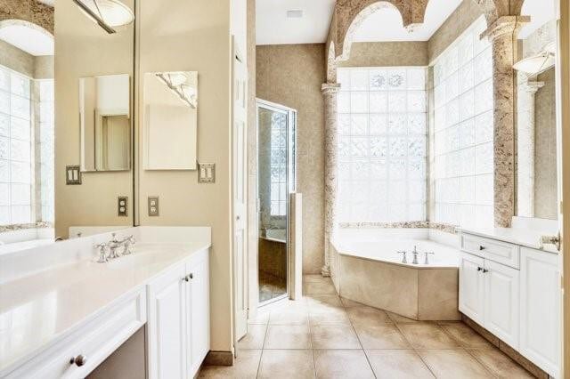 Building Photo - 6419 NW 99th Dr