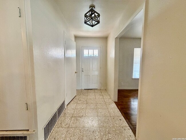 Building Photo - 115 Encino Grande St