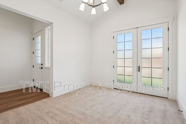 Building Photo - 1007 Bridger Dr