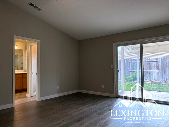 Building Photo - Updated 3 Bedroom, 2 Bathroom, Single-Story Home in Antelope!