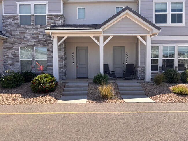 Building Photo - 6001 S Carnelian Pkwy