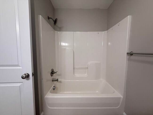 Building Photo - Pet-Friendly One-Level Home with Fenced Yard, Garage & Stainless Steel Appliances