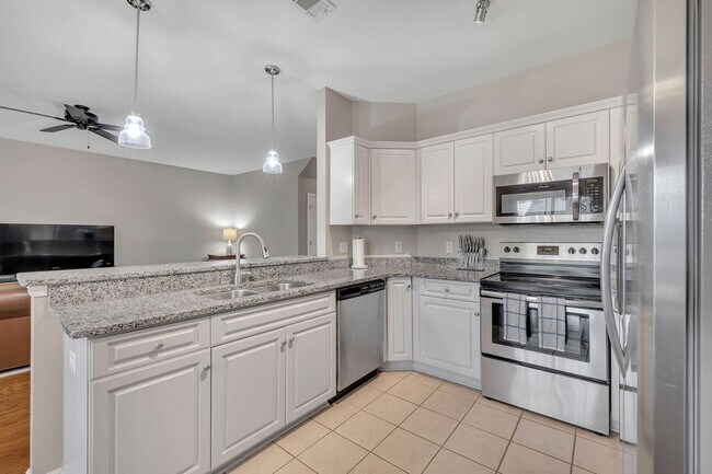 Building Photo - Spotless 3BR/2.5BA townhome minutes from West End, Downtown Nashville!