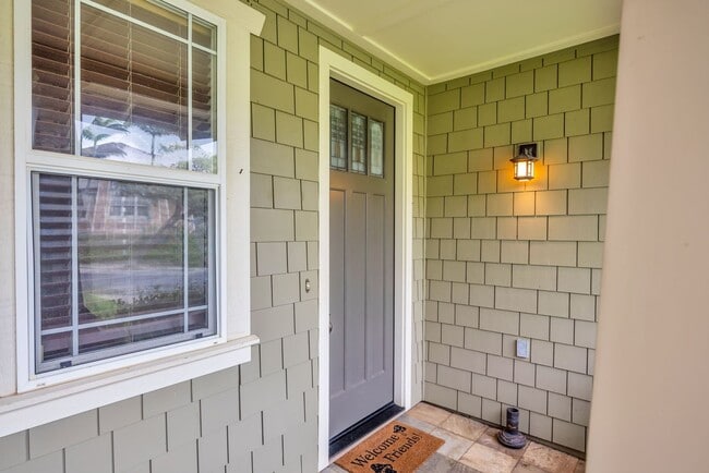 Building Photo - Modern Wailuku Home | 3 Bed / 2.5 Bath | Fully Furnished | Pet Friendly | Spacious Living & Prime...